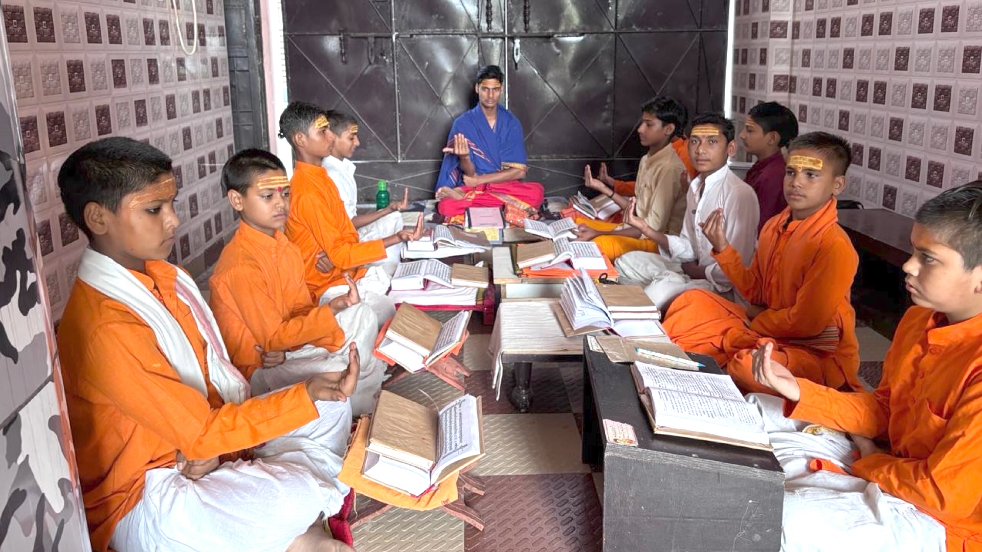 गुरुकुल — ऋषियों की धरती से ज्ञान का प्रकाश